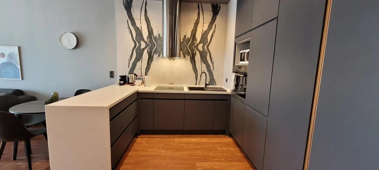 Sleek City Apartment With Premium Amenities Istanbul